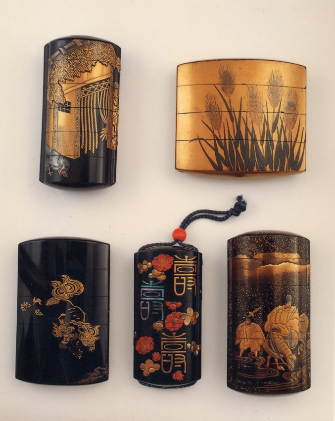 Inrō: piccola scatolina laccata per erbe medicinali, vista d’insieme.