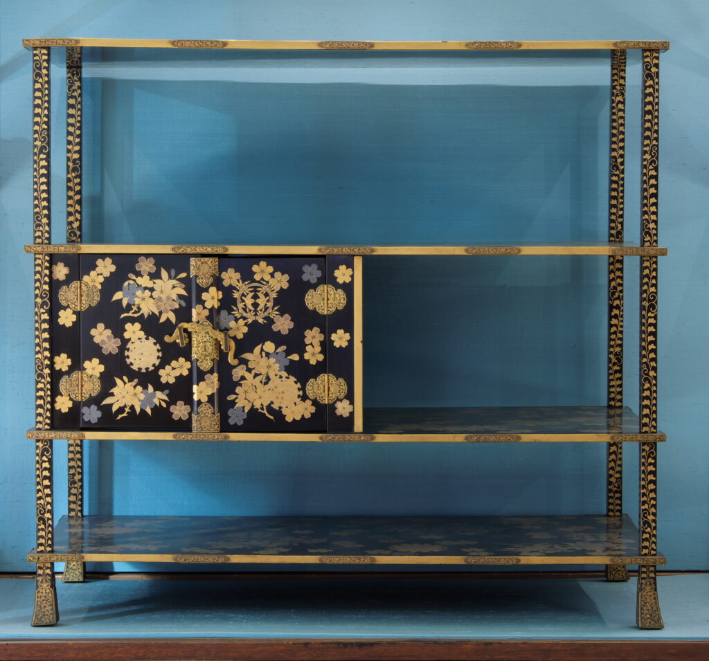 Kurodana: mobile per la tintura dei denti, Giappone, XVIII secolo.