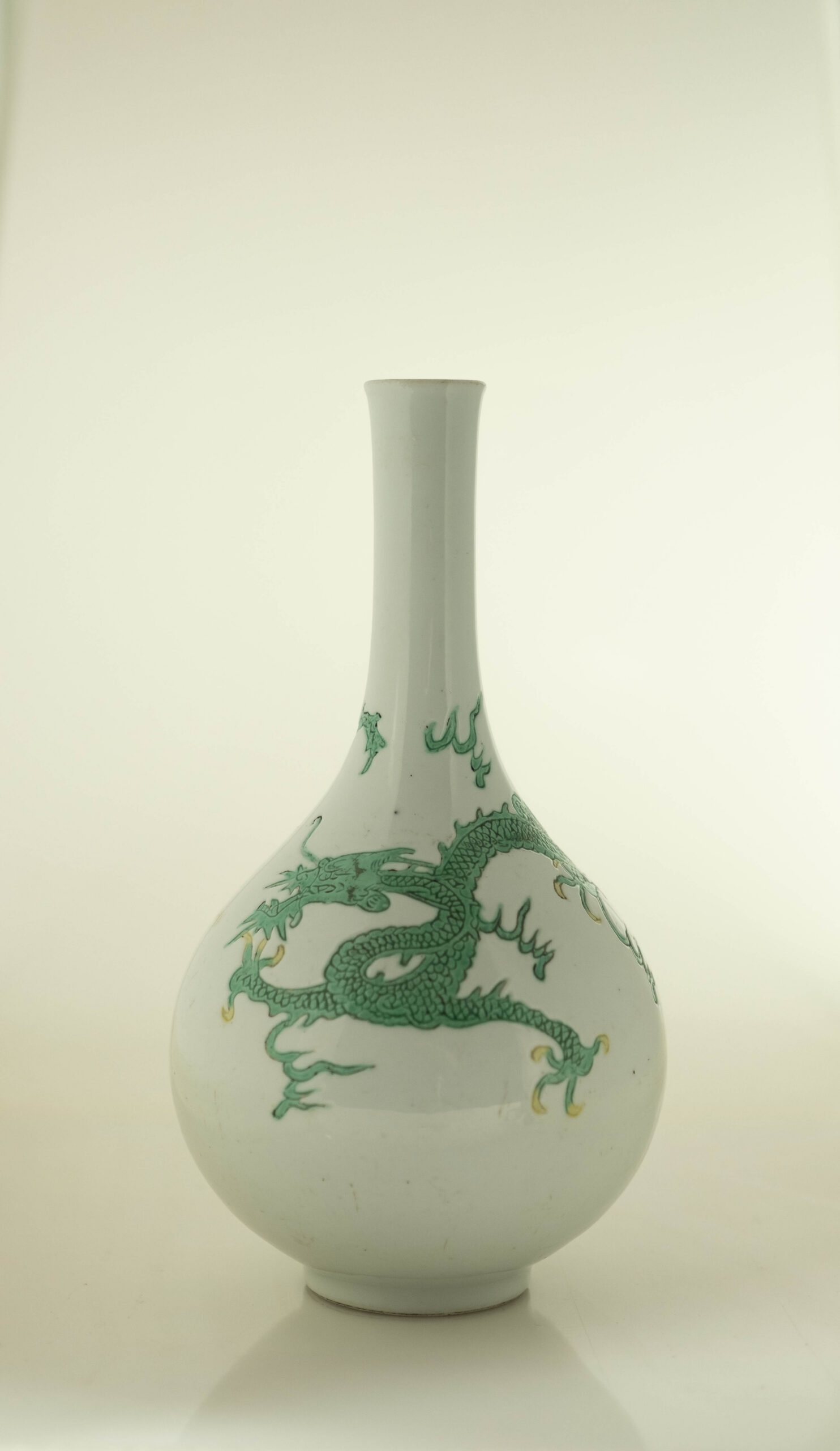 Vaso con drago verde